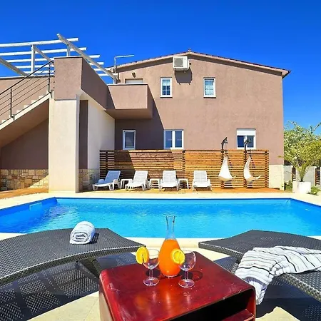 بيت للعطل Ferienvilla 'villa Nikolina' Mit Privatem Pool By Interhome