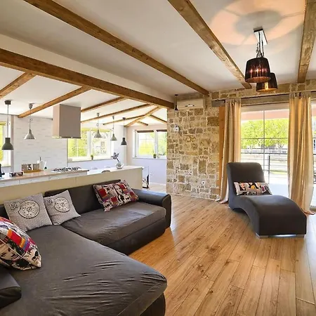 Ferienvilla 'villa Nikolina' Mit Privatem Pool By Interhome بيت للعطل Šišan