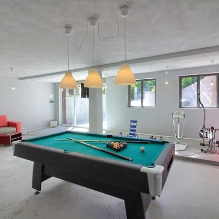 Ferienvilla 'villa Nikolina' Mit Privatem Pool By Interhome Casa de Férias Šišan