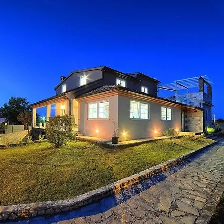 Ferienvilla 'villa Nikolina' Mit Privatem Pool By Interhome Casa de Férias Šišan