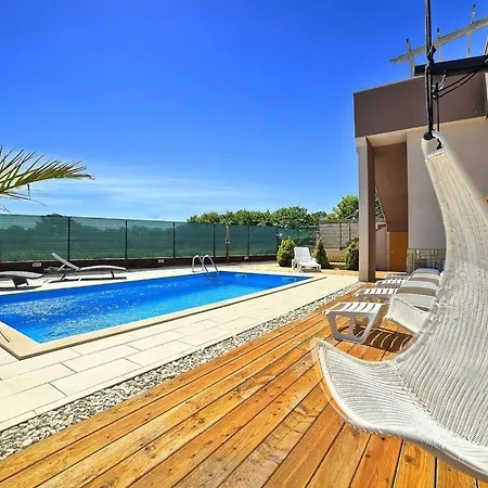 Casa de Férias Ferienvilla 'villa Nikolina' Mit Privatem Pool By Interhome