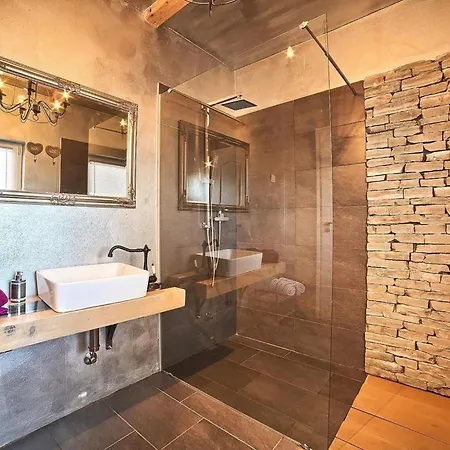 Ferienvilla 'villa Nikolina' Mit Privatem Pool By Interhome Šišan