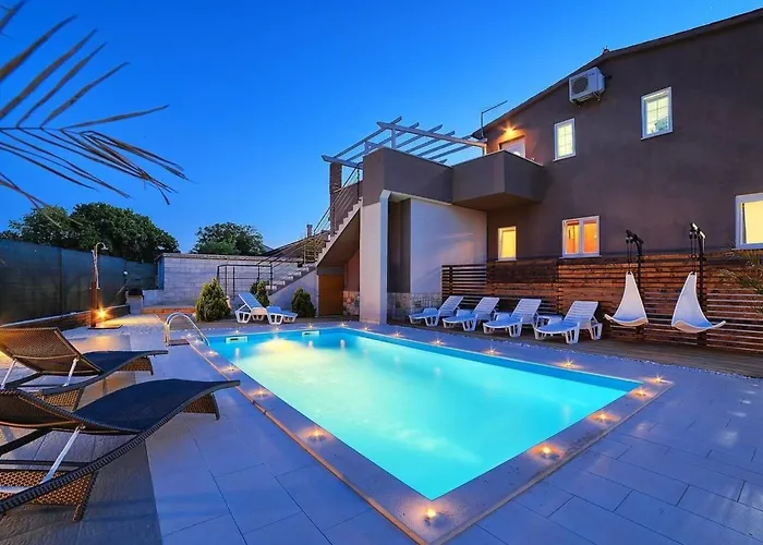 Ferienvilla 'villa Nikolina' Mit Privatem Pool By Interhome Semesterbostad Šišan