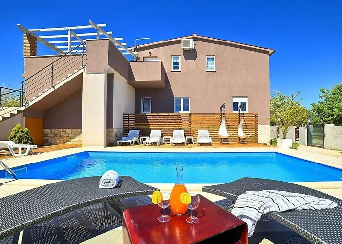 Дом отдыха Ferienvilla 'villa Nikolina' Mit Privatem Pool By Interhome