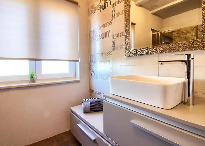 Ferienvilla 'villa Nikolina' Mit Privatem Pool By Interhome * Шишан