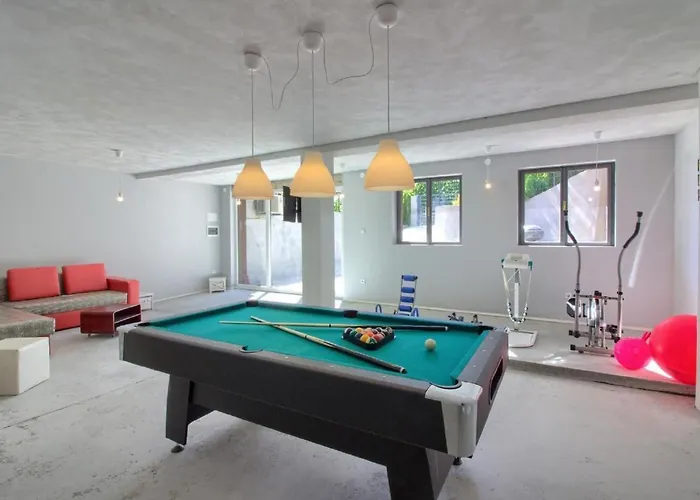 Ferienvilla 'villa Nikolina' Mit Privatem Pool By Interhome Дом отдыха Шишан