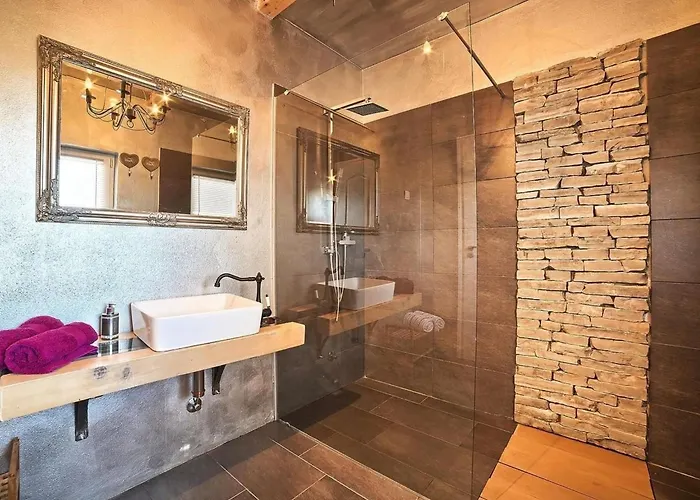 Ferienvilla 'villa Nikolina' Mit Privatem Pool By Interhome Шишан