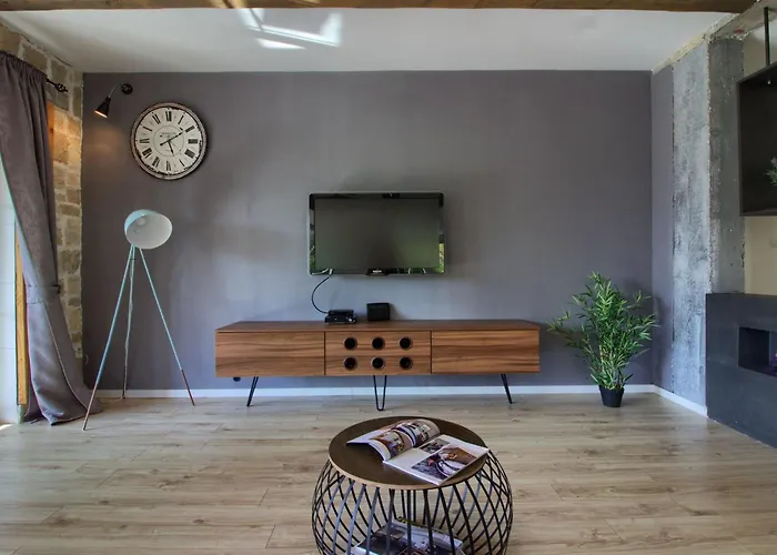 Ferienvilla 'villa Nikolina' Mit Privatem Pool By Interhome Дом отдыха Шишан