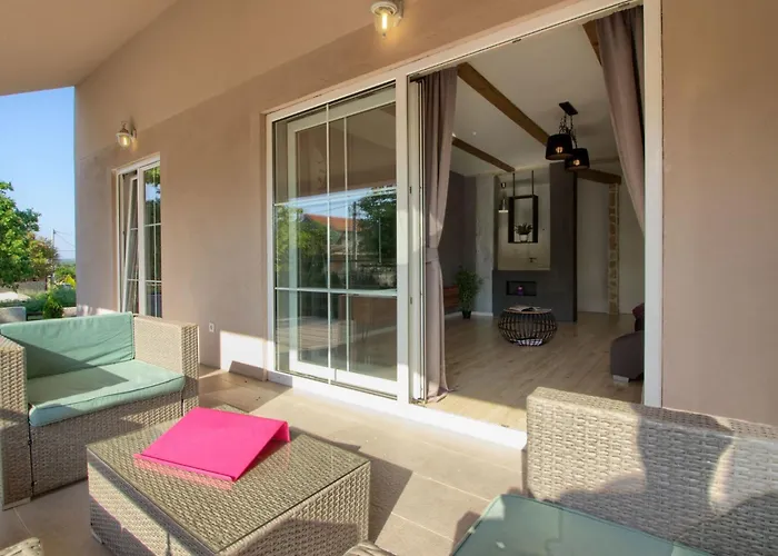 Ferienvilla 'villa Nikolina' Mit Privatem Pool By Interhome * Шишан