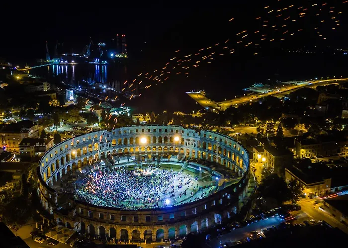 Ferienvilla 'villa Nikolina' Mit Privatem Pool By Interhome Дом отдыха