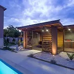 Ferienvilla 'villa Nikolina' Mit Privatem Pool By Interhome *