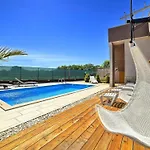 Vakantiehuis Ferienvilla 'villa Nikolina' Mit Privatem Pool By Interhome