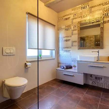 Ferienvilla 'villa Nikolina' Mit Privatem Pool By Interhome Сasa de vacaciones