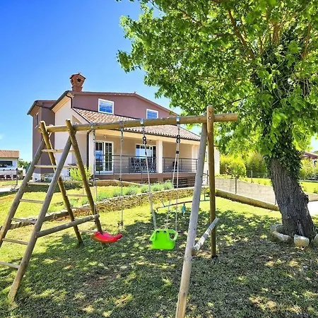 Сasa de vacaciones Ferienvilla 'villa Nikolina' Mit Privatem Pool By Interhome Šišan