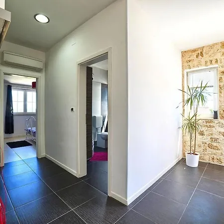 Ferienvilla 'villa Nikolina' Mit Privatem Pool By Interhome *