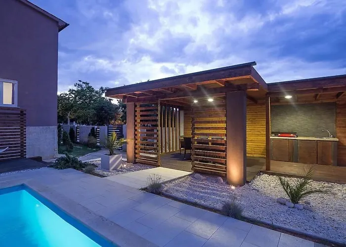 Ferienvilla 'villa Nikolina' Mit Privatem Pool By Interhome *