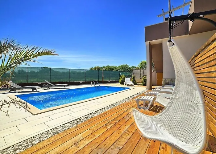 Сasa de vacaciones Ferienvilla 'villa Nikolina' Mit Privatem Pool By Interhome