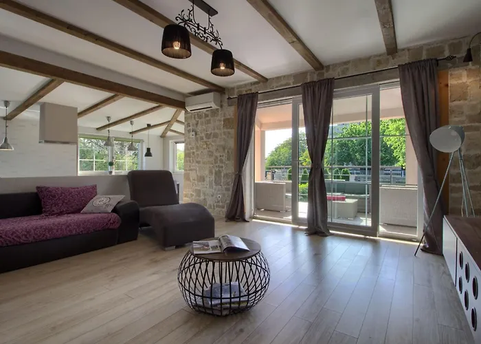 Сasa de vacaciones Ferienvilla 'villa Nikolina' Mit Privatem Pool By Interhome